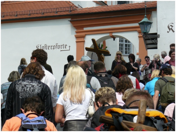 584x433 pixels (121K)